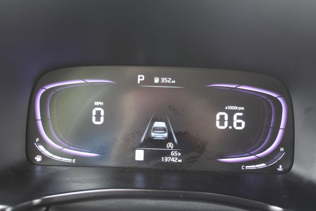 Certified 2025 Kia Soul LX FWD image 27