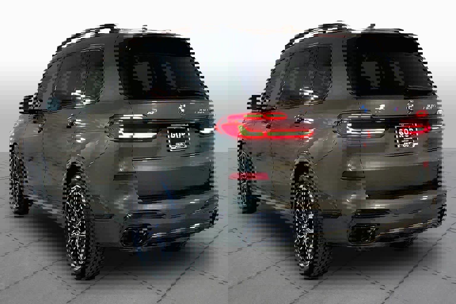 Used 2025 BMW X7 M60i image 11