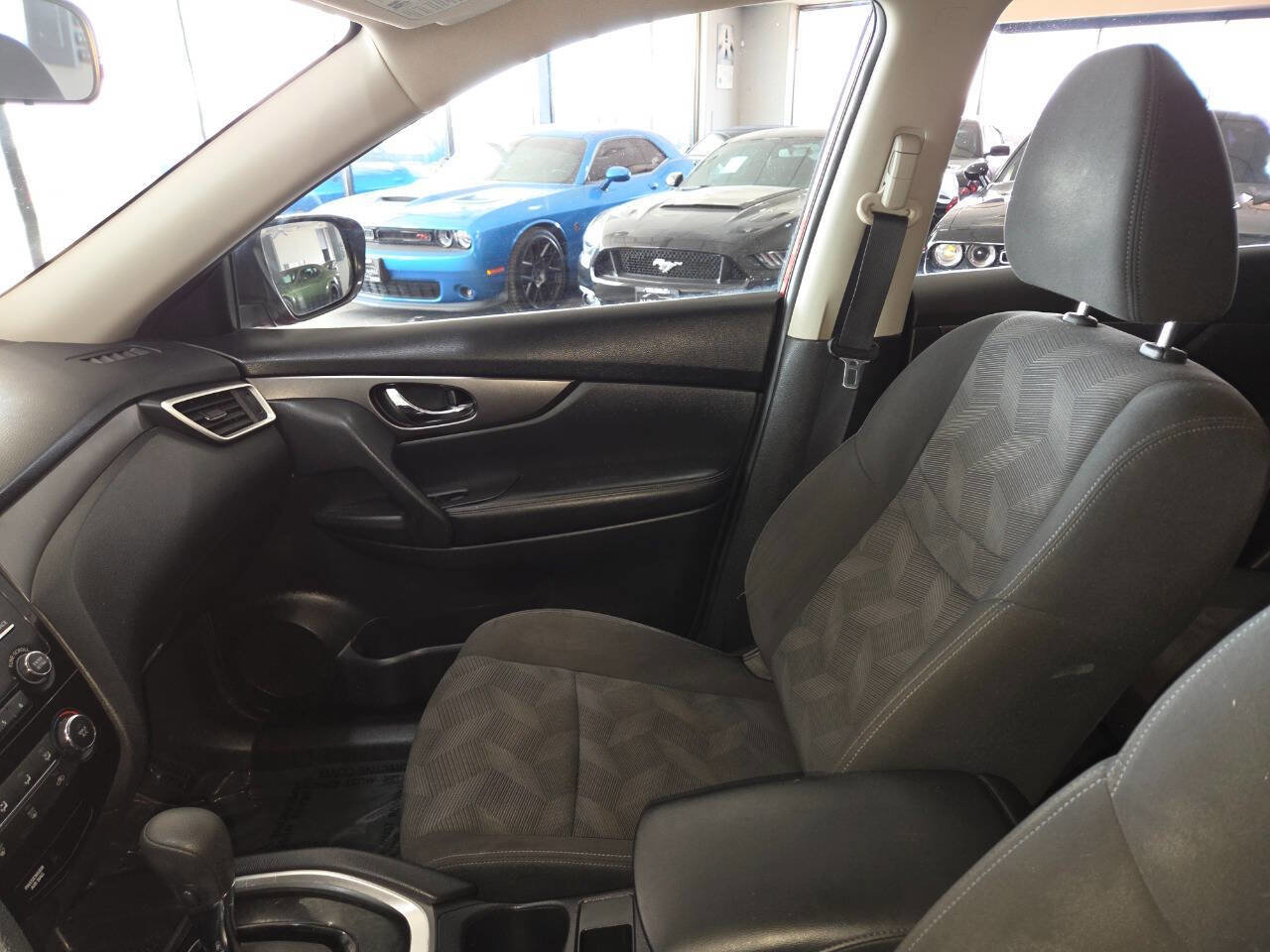 Used 2016 Nissan Rogue S image 16