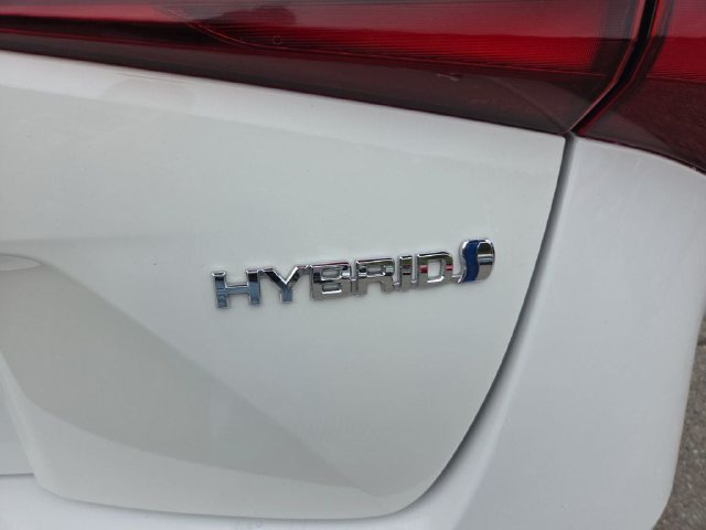 Used 2022 Toyota Prius LE FWD image 25