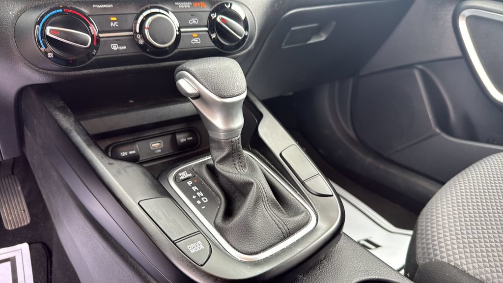 Used 2024 Kia Soul LX w/ Option Group 015 FWD image 30