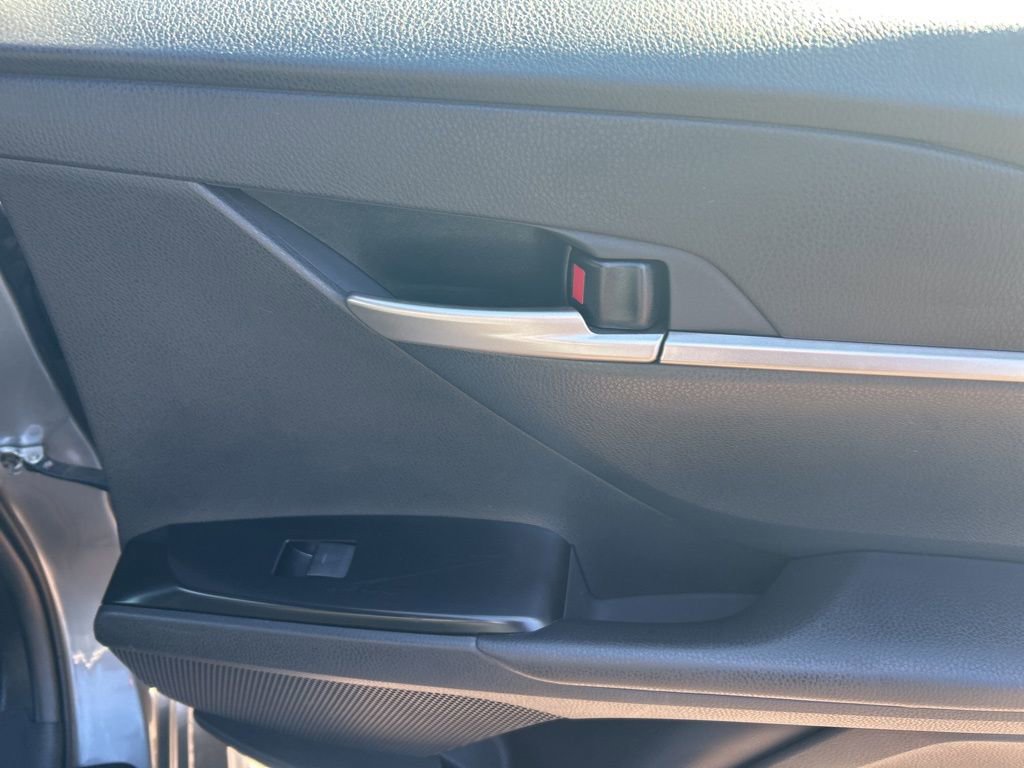 Used 2025 Toyota Camry SE image 20