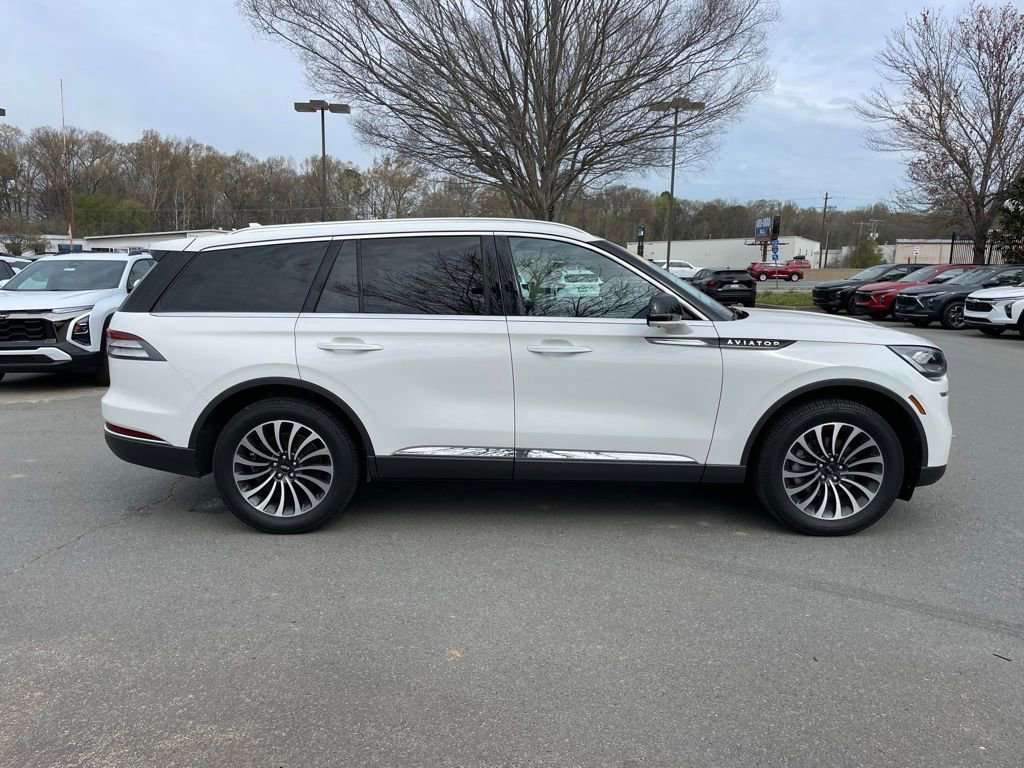 Used 2023 Lincoln Aviator Reserve image 9