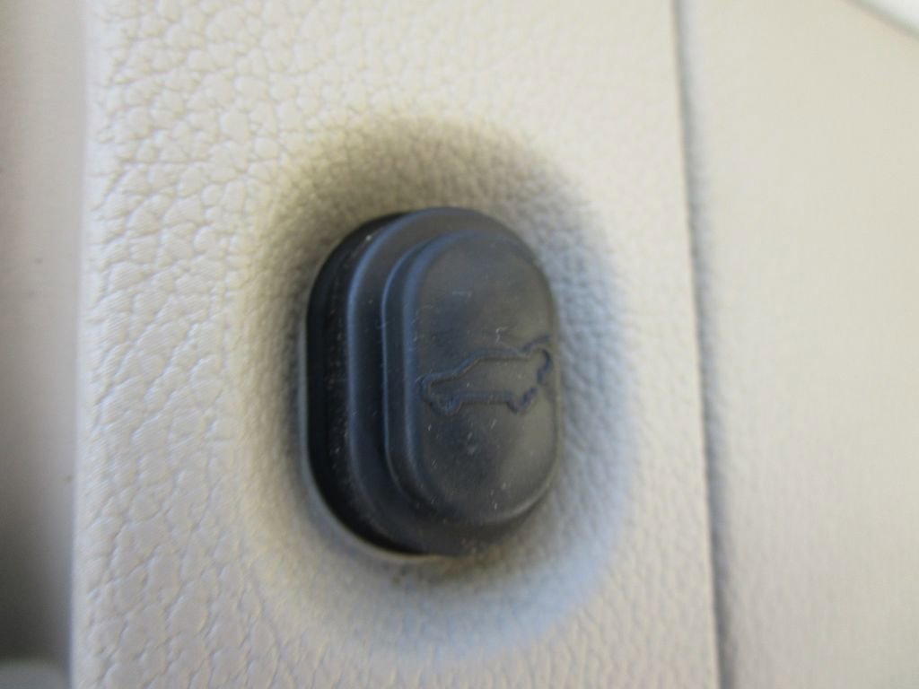 Used 2020 Cadillac Escalade Luxury image 18