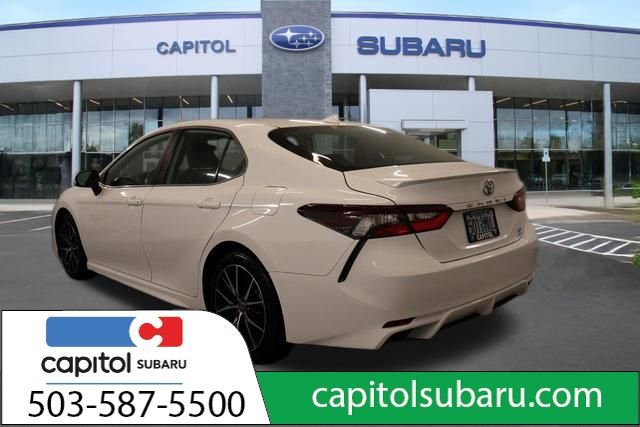 Used 2021 Toyota Camry SE w/ Cold Weather Package image 7