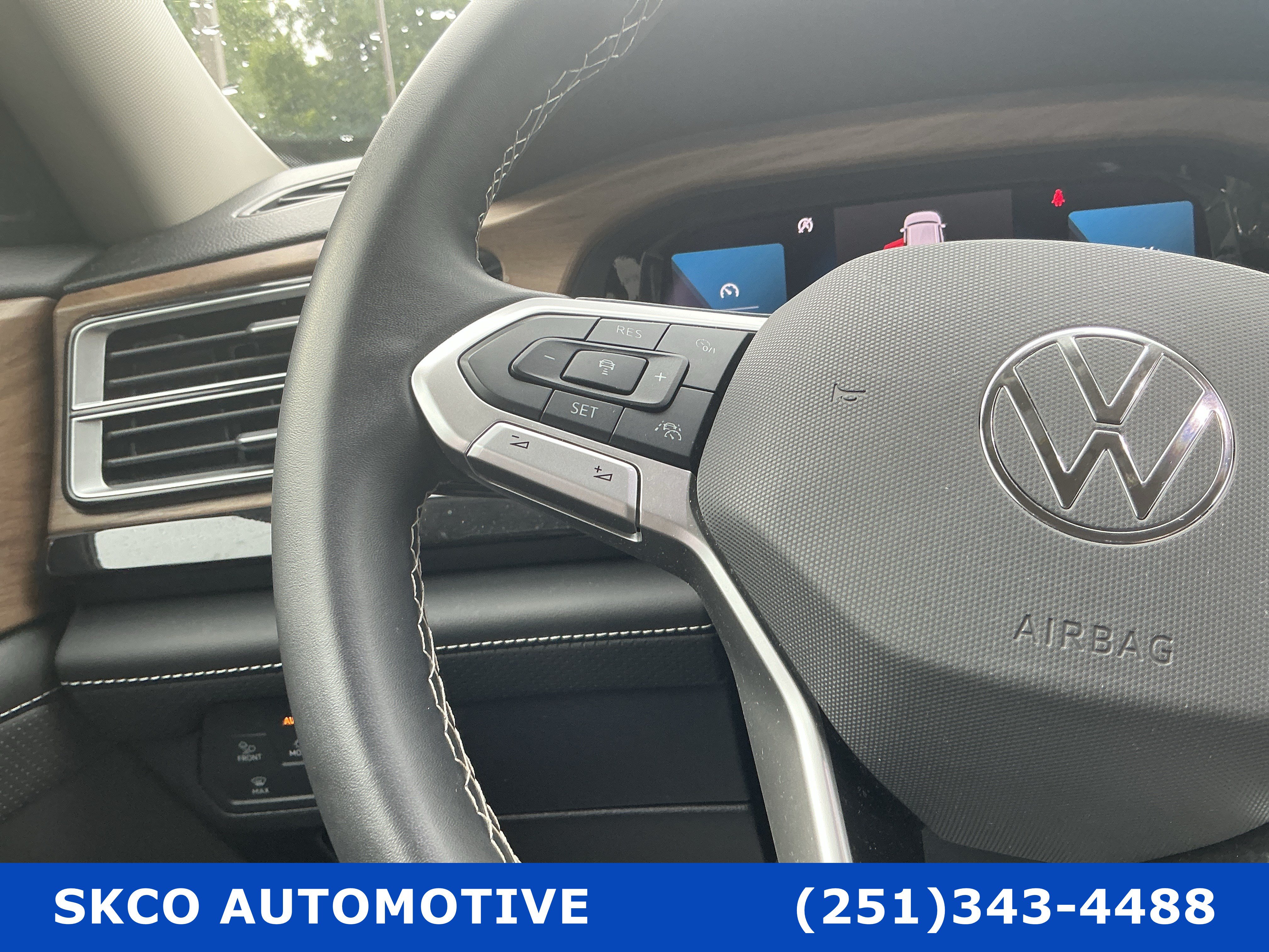 Used 2025 Volkswagen Atlas SE FWD image 19