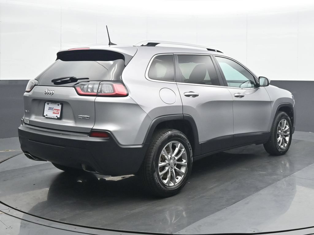 Used 2019 Jeep Cherokee Latitude Plus AWD/4WD image 6