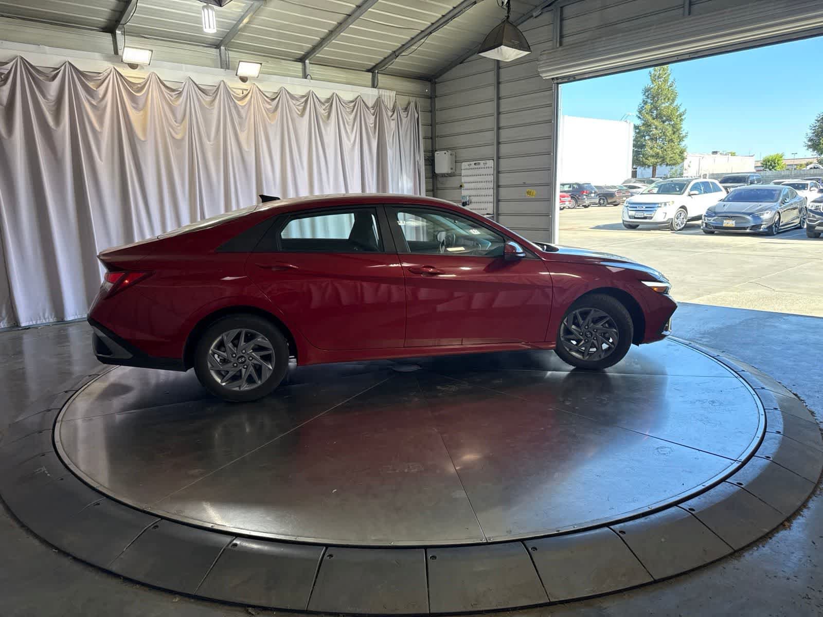 Used 2024 Hyundai Elantra SEL FWD image 4
