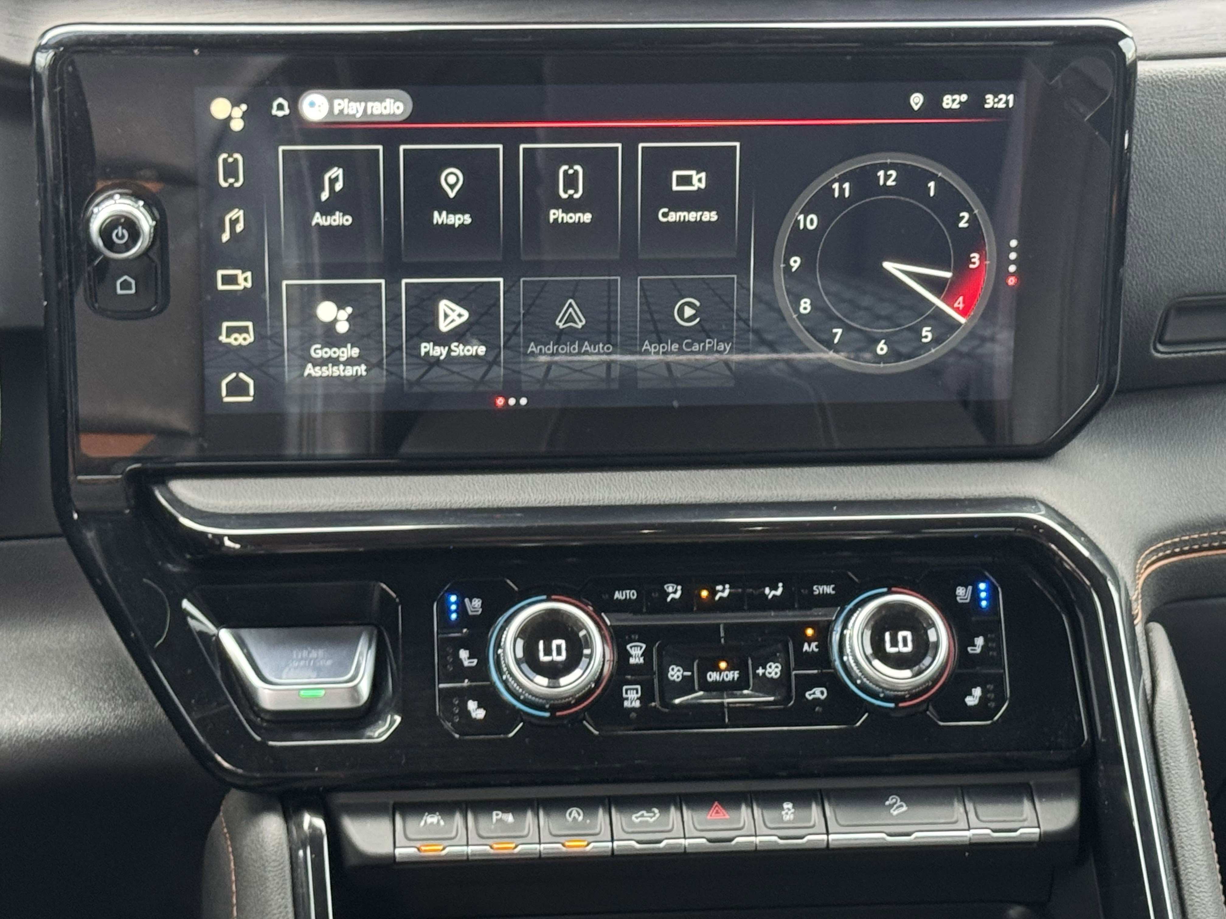 Used 2024 GMC Sierra 1500 AT4 w/ Technology Package AWD/4WD image 17