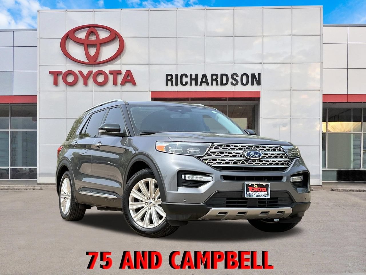 Used 2024 Ford Explorer Limited w/ Limited Technology Package RWD image 1