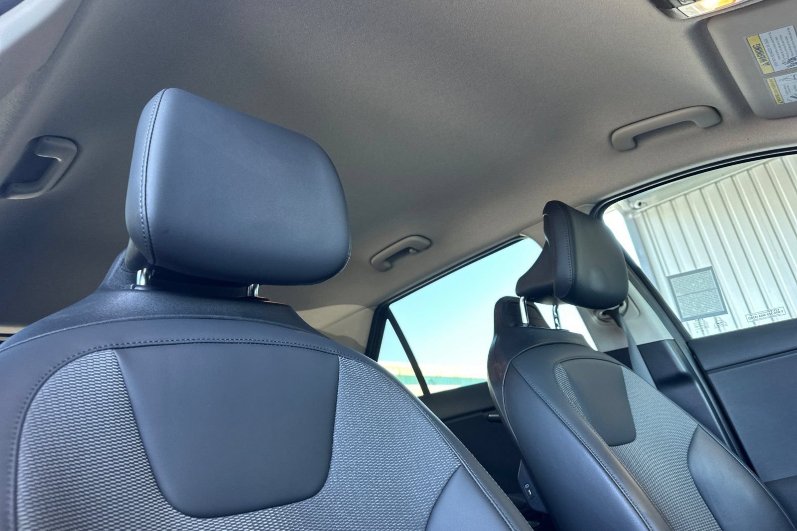 Used 2023 Kia Niro EX FWD image 19