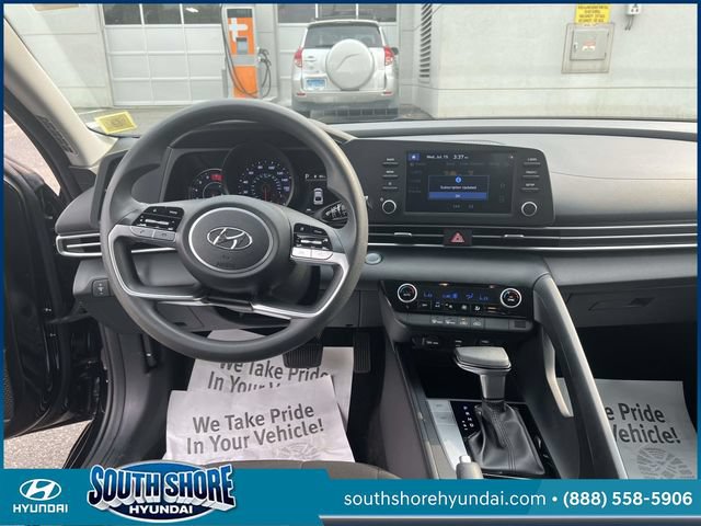 Certified 2021 Hyundai Elantra SEL w/ Cargo Package FWD image 12