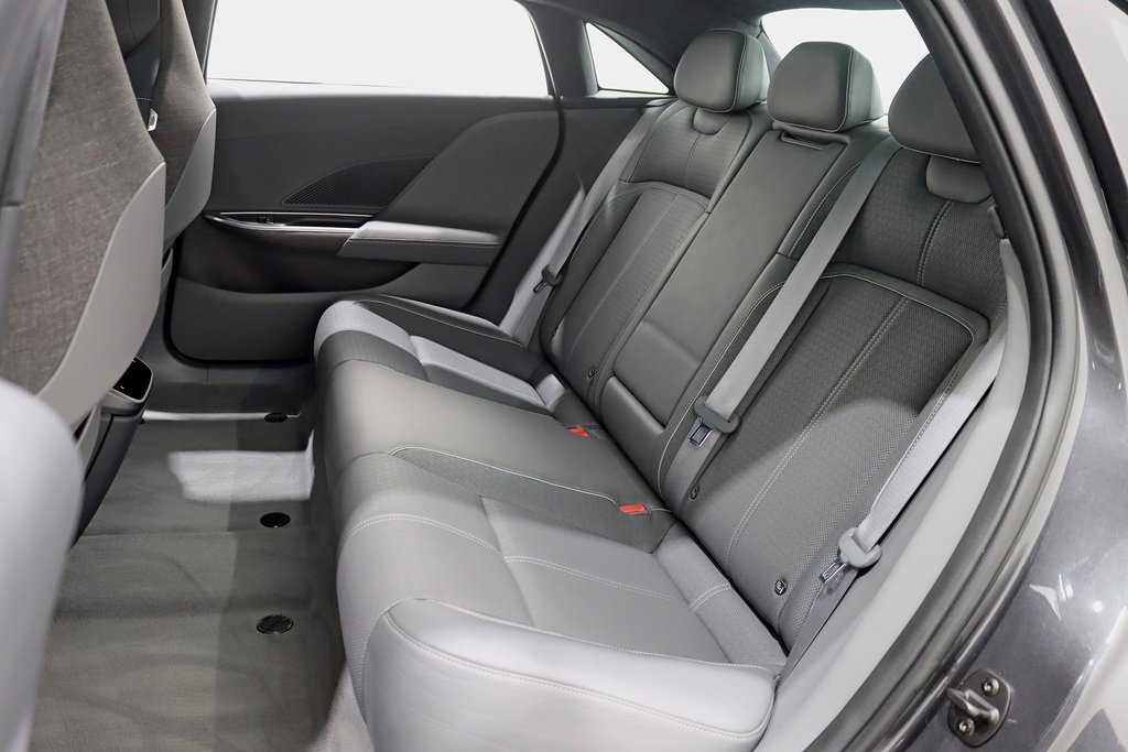 Used 2022 Lucid Air Grand Touring image 32