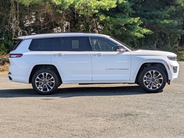 Certified 2022 Jeep Grand Cherokee L Overland w/ Luxury Tech Group IV AWD/4WD image 6