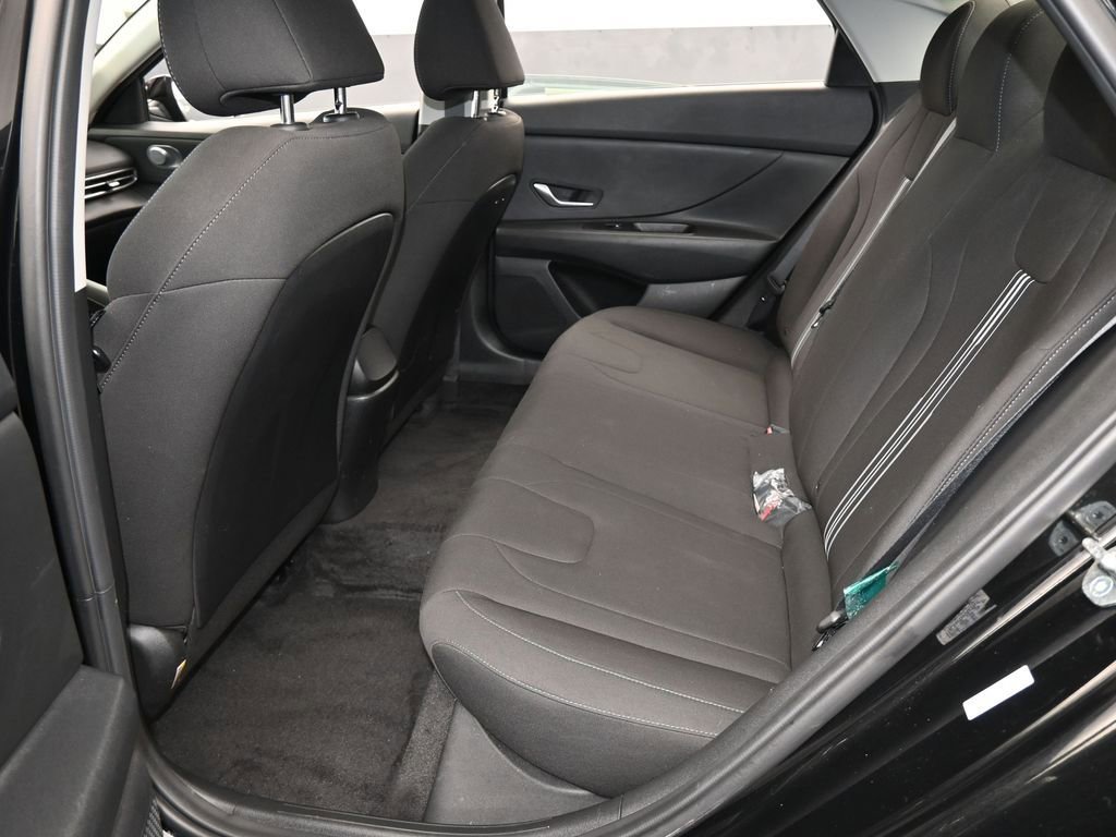 Used 2023 Hyundai Elantra SEL image 32