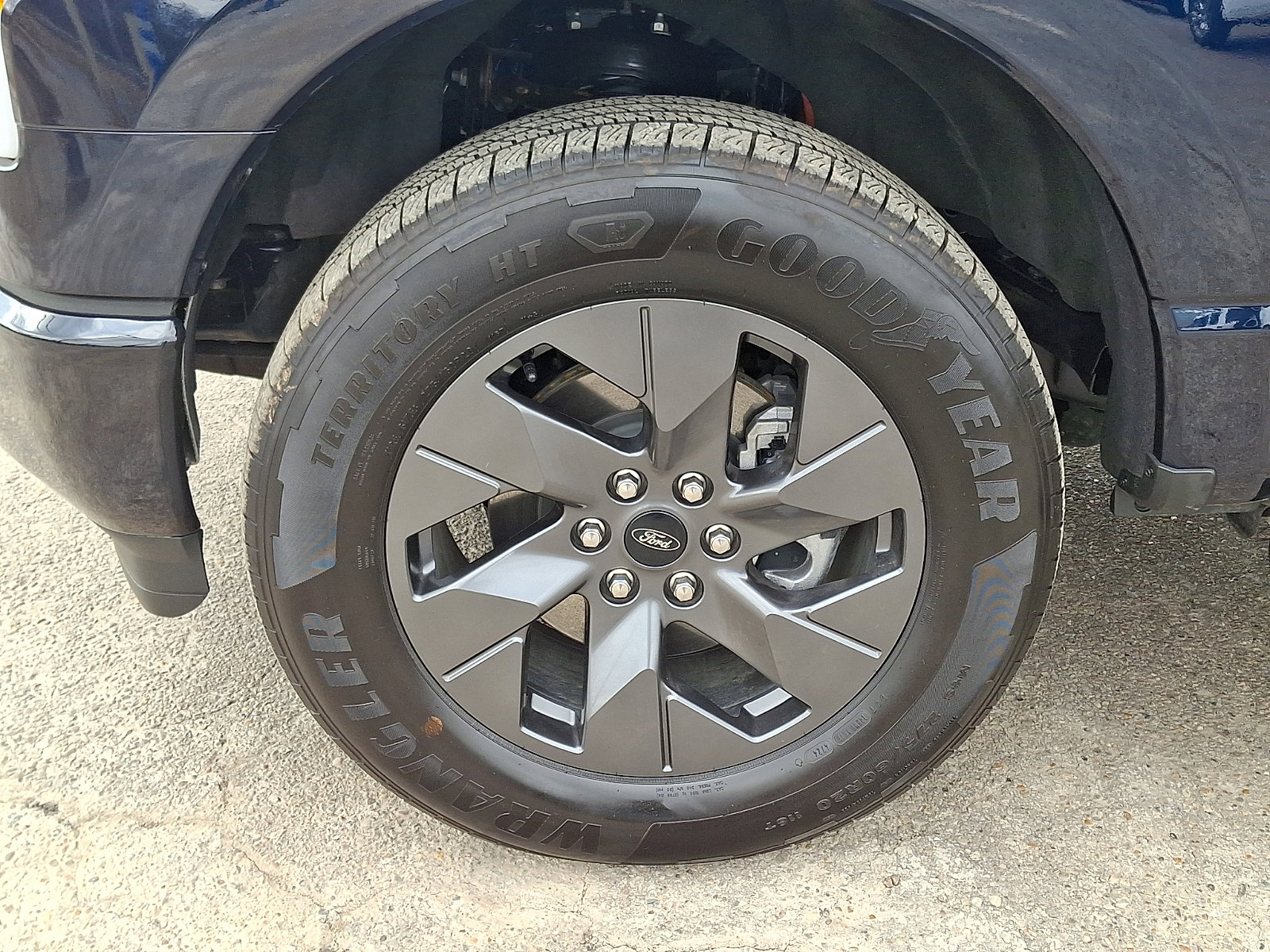 Used 2025 Ford F150 Lightning Flash image 9