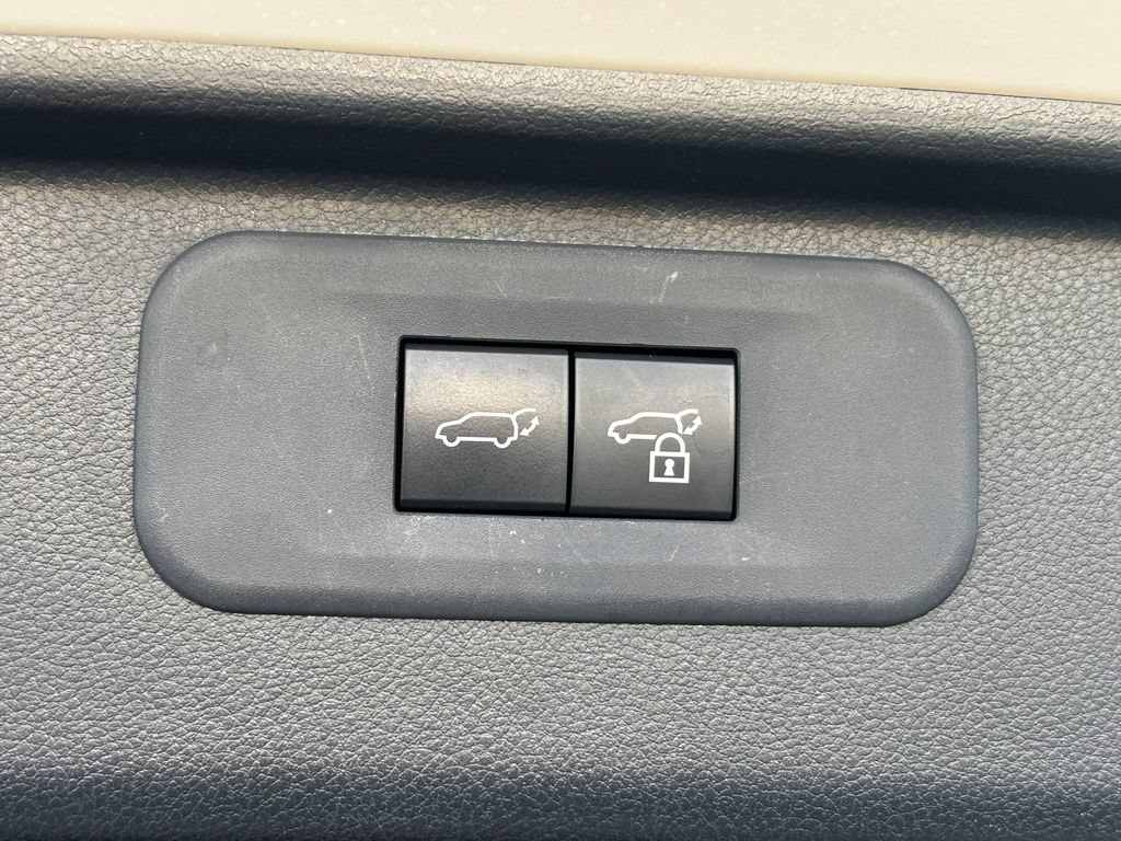 Used 2024 Toyota Grand Highlander AWD image 32