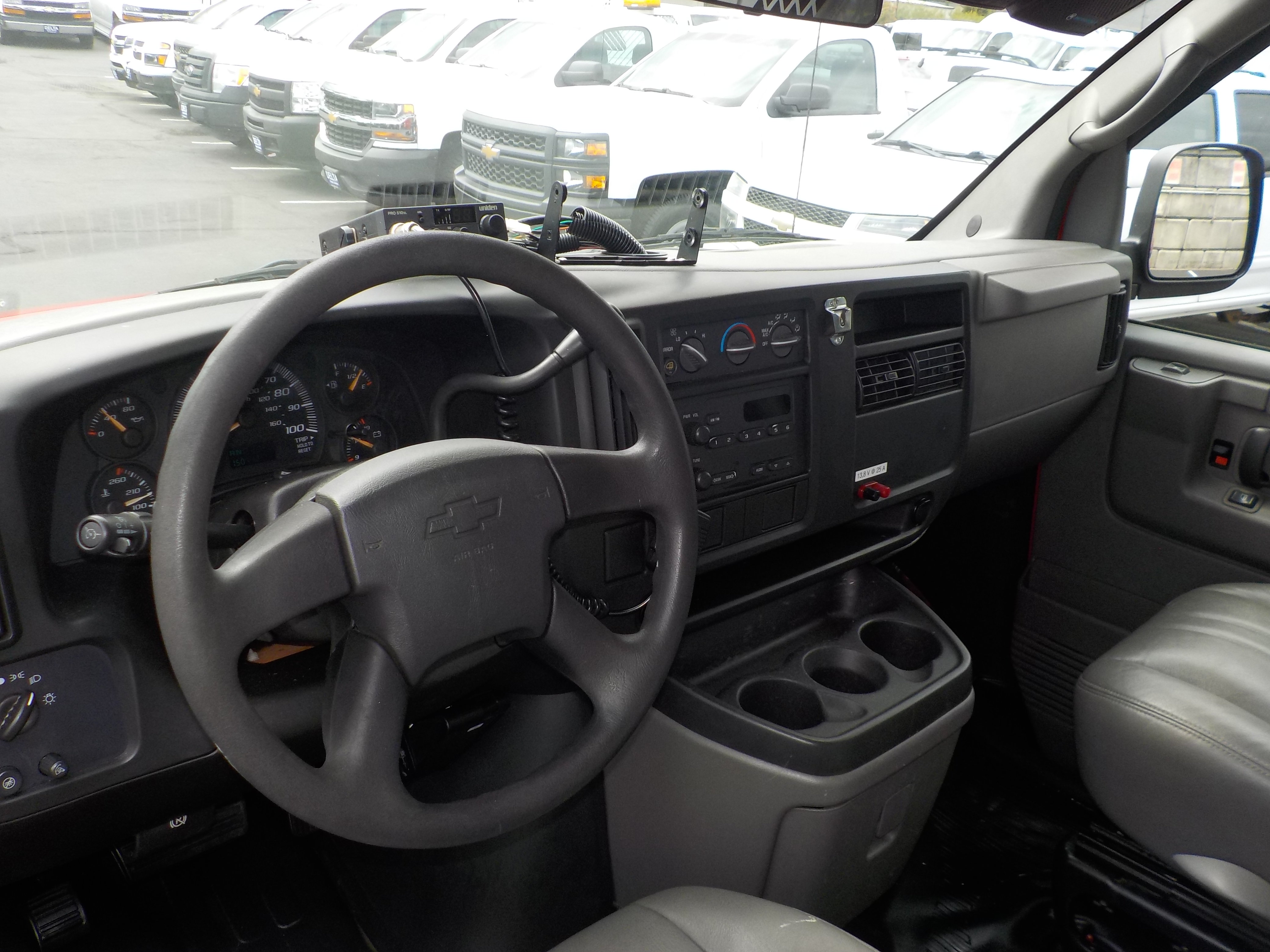 Used 2005 Chevrolet Express 3500 Extended RWD image 15