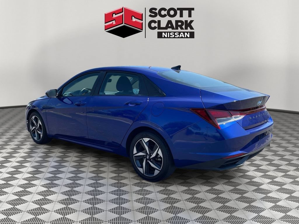 Used 2023 Hyundai Elantra SEL w/ Convenience Package FWD image 4