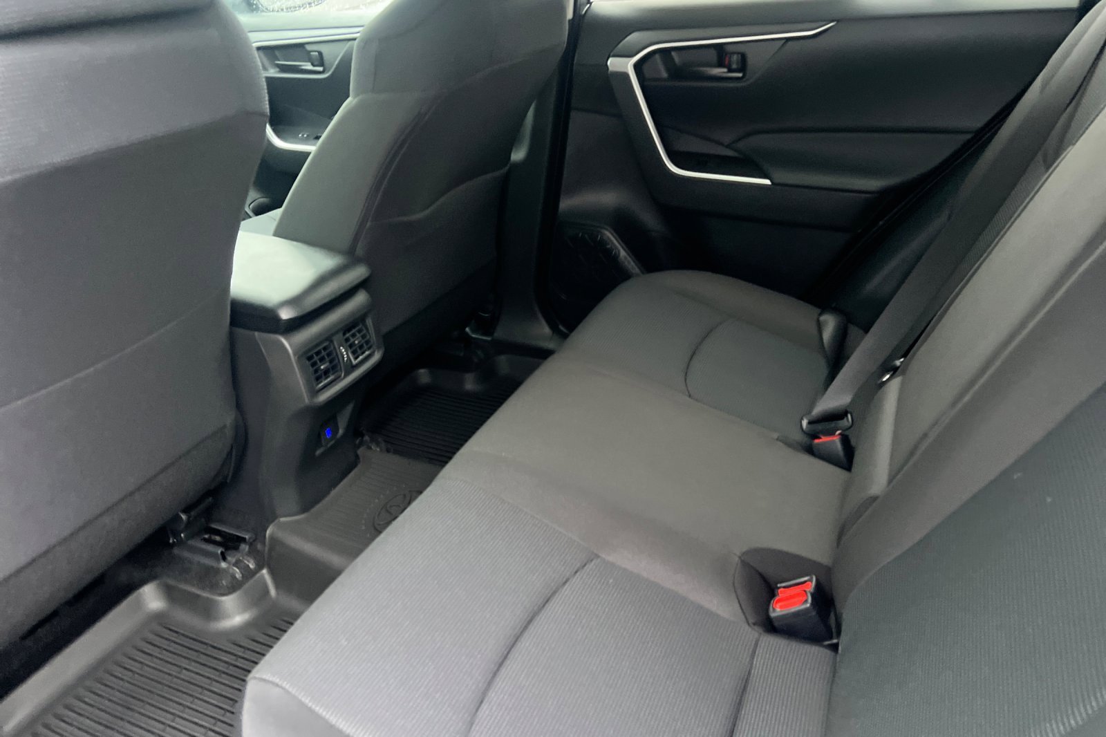 New 2025 Toyota RAV4 LE image 9