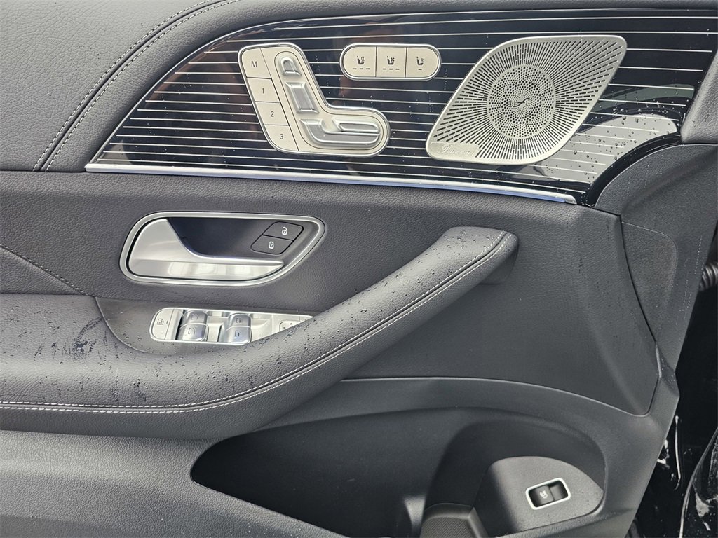 New 2026 Mercedes-Benz GLS 580 4MATIC image 16