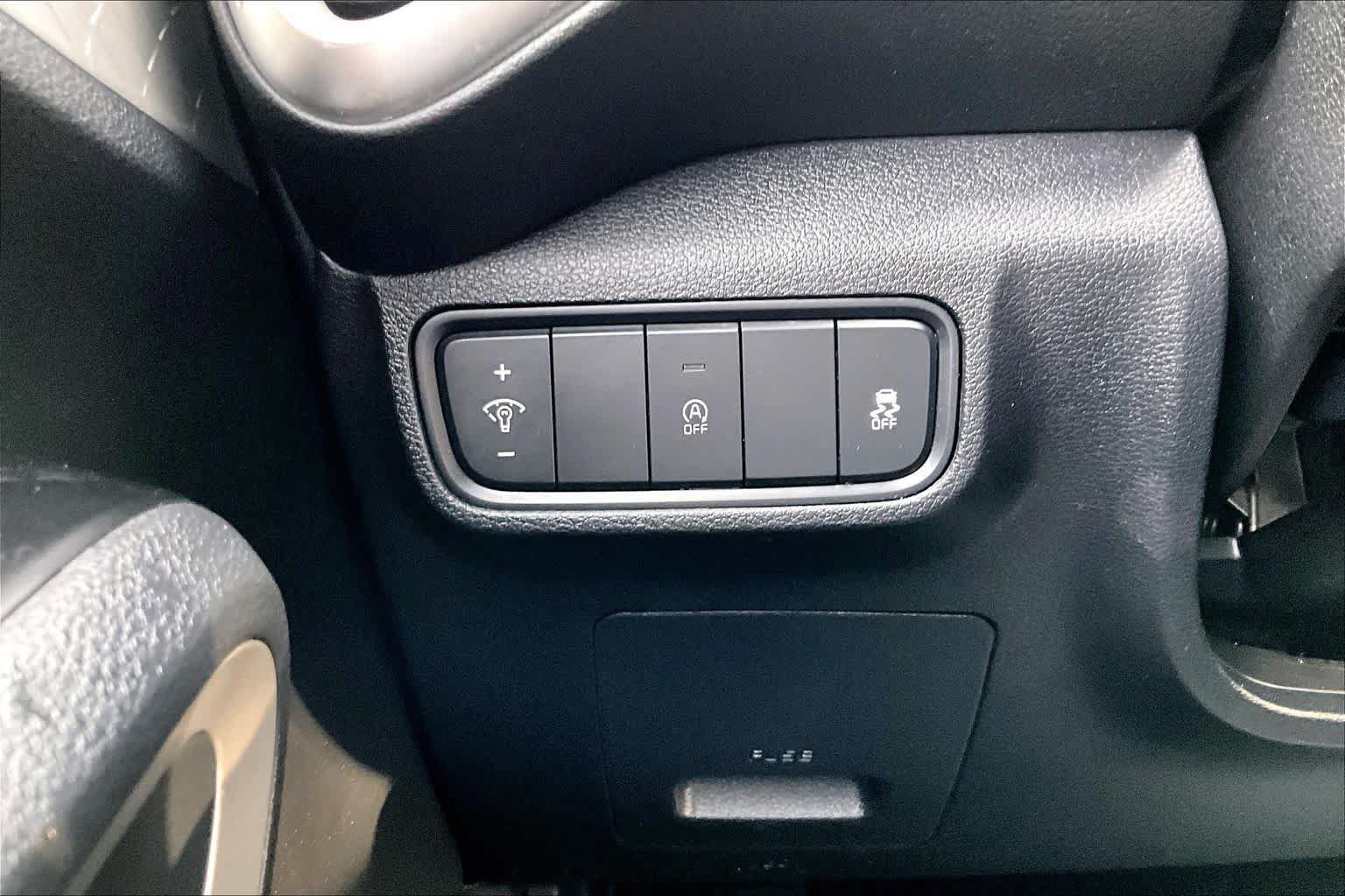 Used 2020 Kia Soul LX FWD image 33