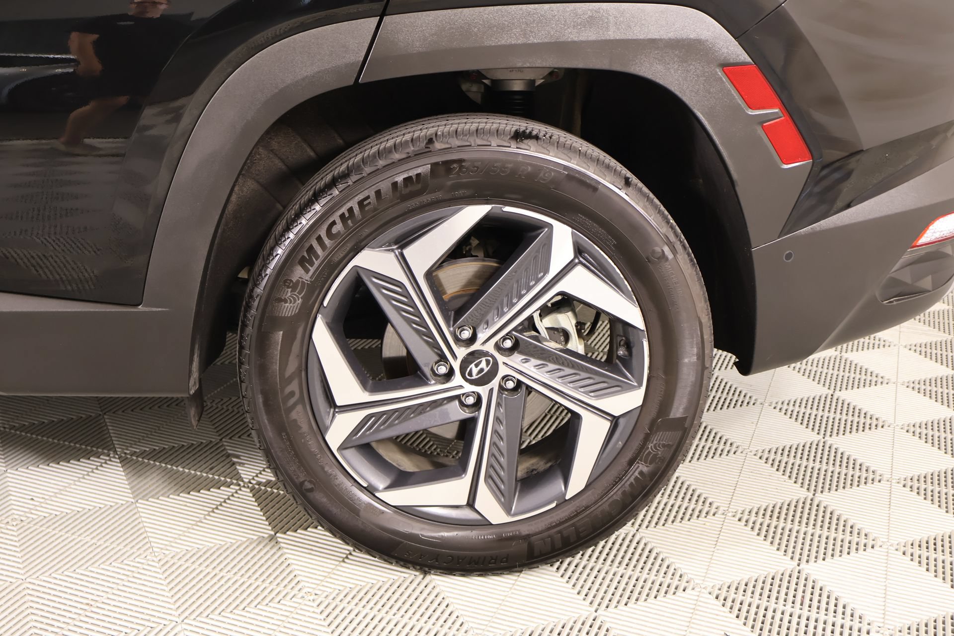Certified 2024 Hyundai Tucson Limited AWD/4WD image 20