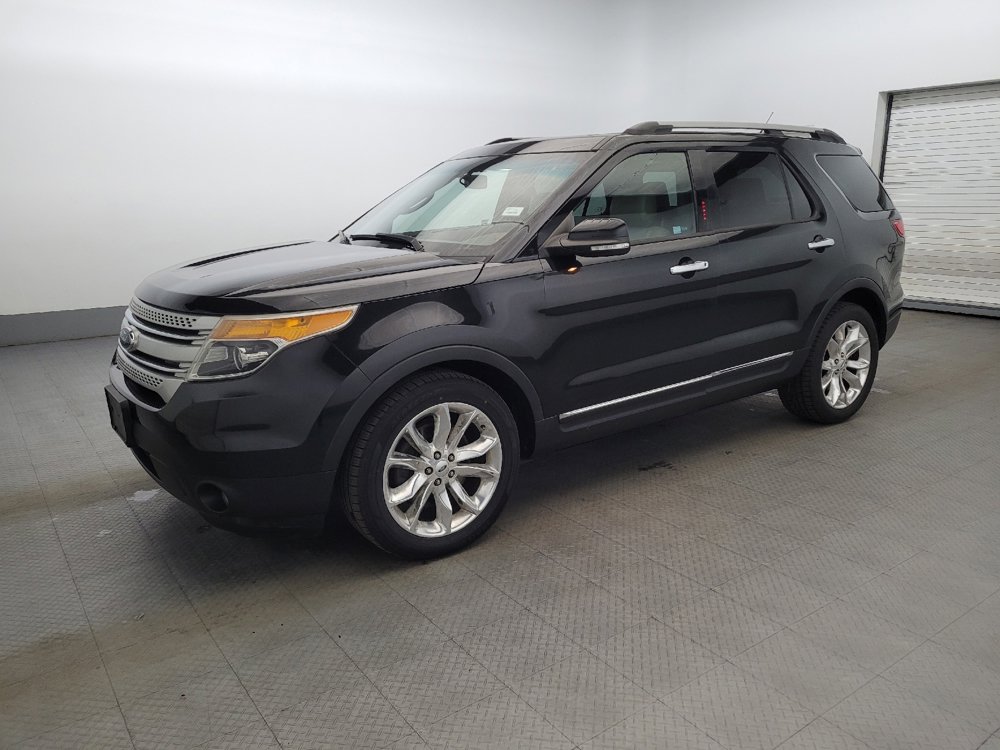 Used 2014 Ford Explorer XLT w/ Equipment Group 202A FWD image 2