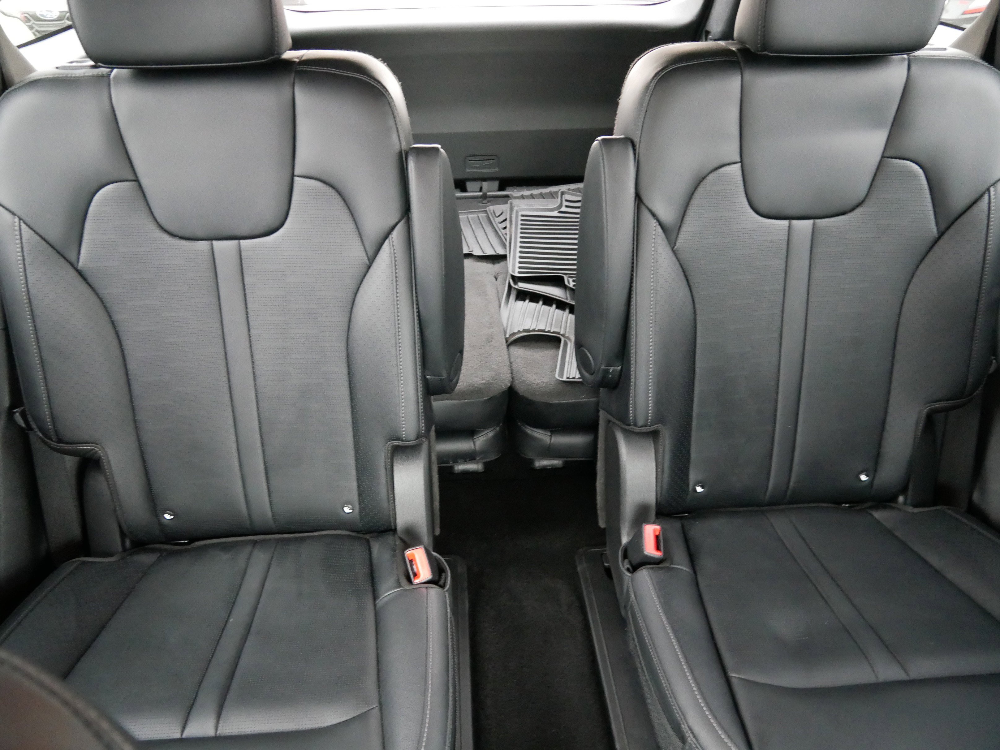 Used 2025 Kia Sorento EX image 13