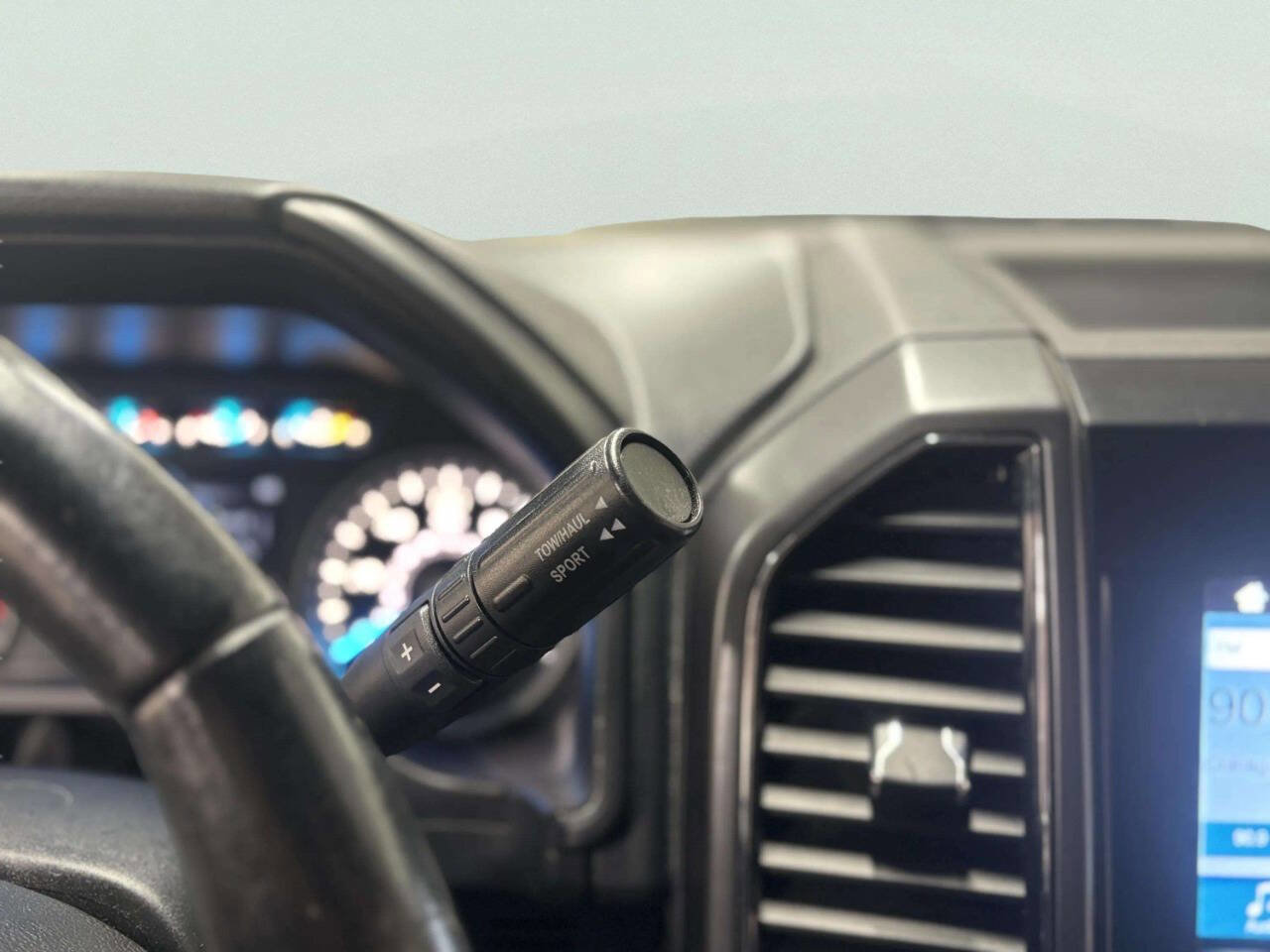 Used 2017 Ford F150 XLT w/ Equipment Group 302A Luxury image 32