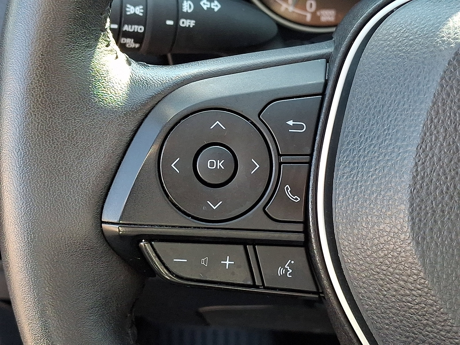 Used 2023 Toyota RAV4 XLE Premium AWD/4WD image 21