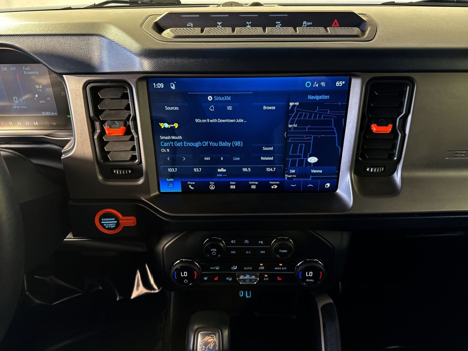 Used 2021 Ford Bronco First Edition AWD/4WD image 18