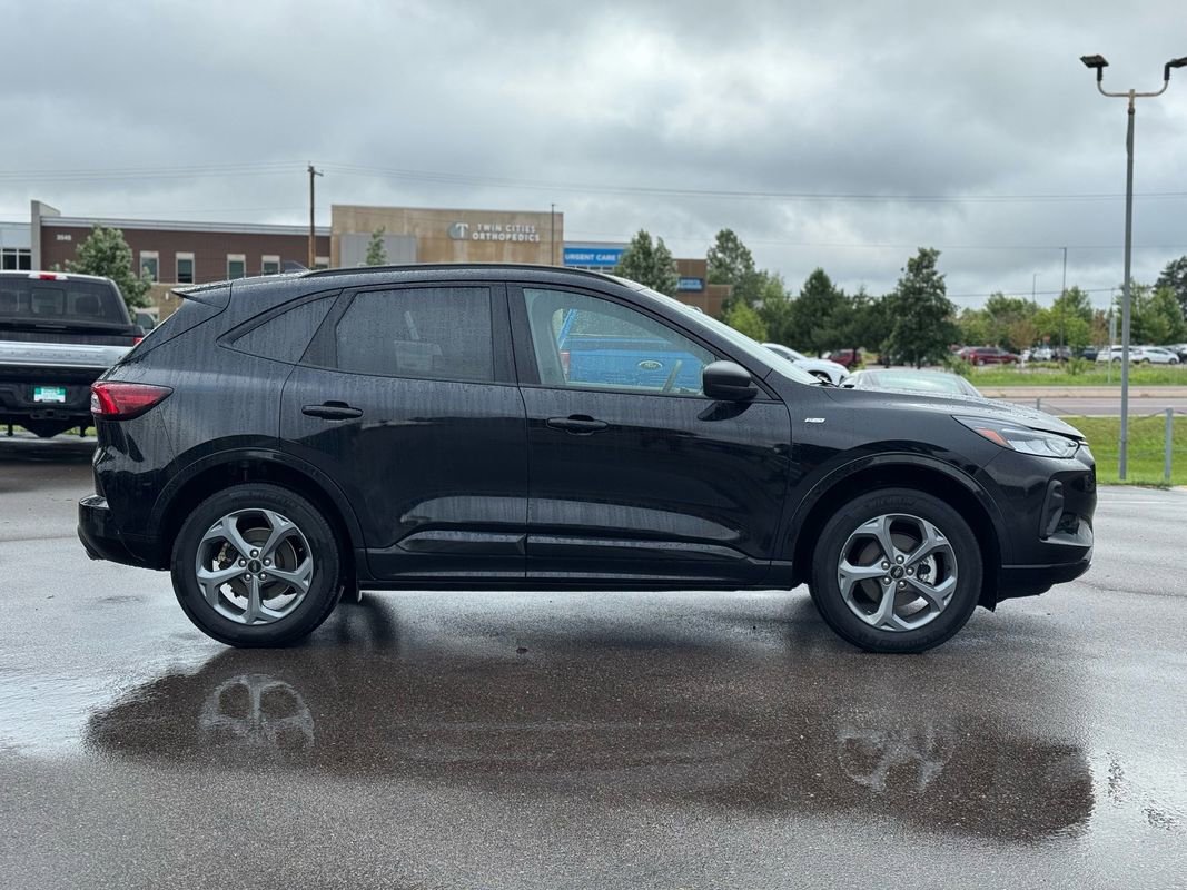 Used 2024 Ford Escape ST-Line image 9
