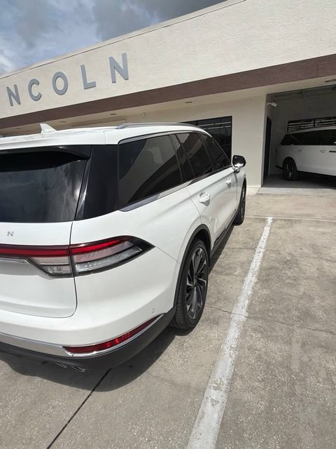 Certified 2020 Lincoln Aviator Reserve w/ Equipment Group 202A AWD/4WD image 4