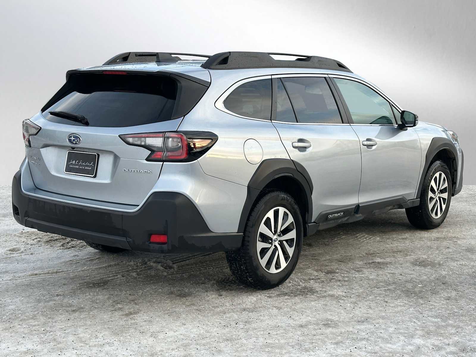 Used 2024 Subaru Outback Premium image 3