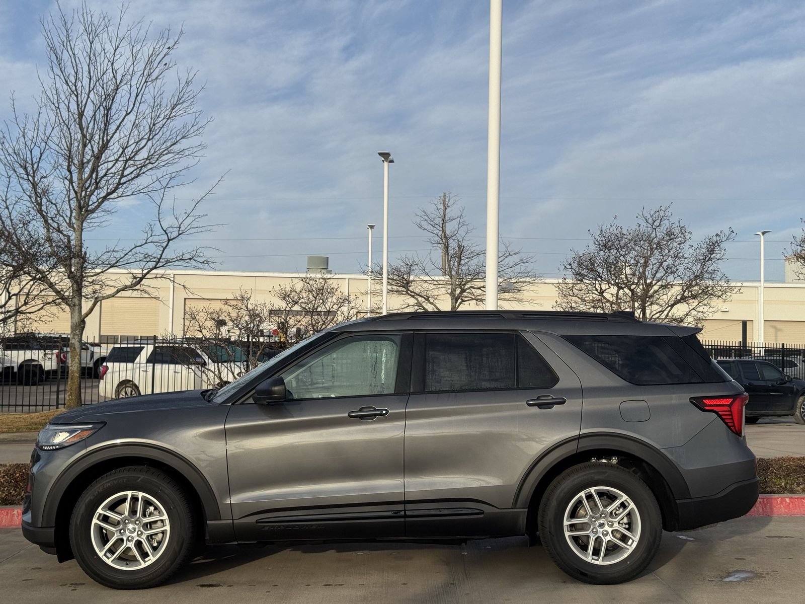 New 2026 Ford Explorer Active w/ Active Comfort Package RWD image 3