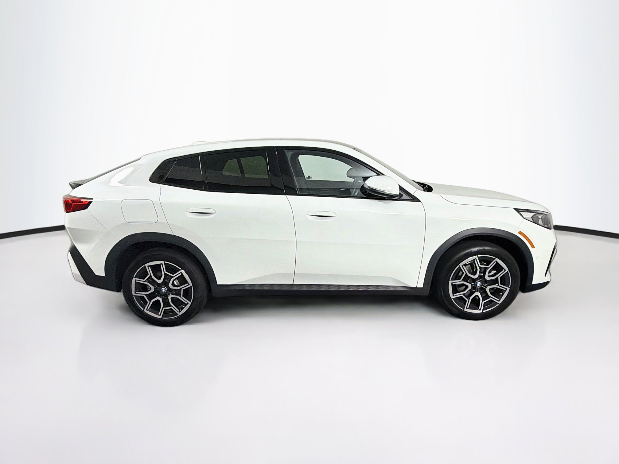 Used 2026 BMW X2 xDrive28i AWD/4WD image 10