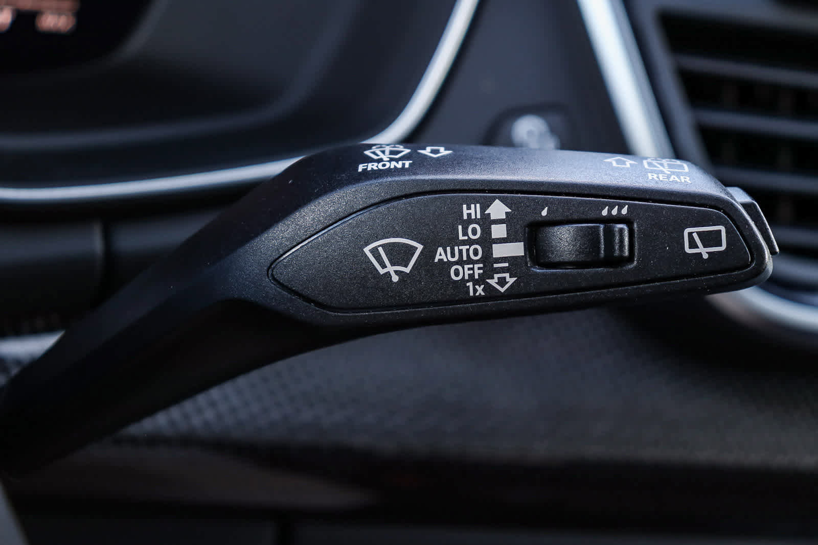 Used 2024 Audi SQ5 Premium Plus w/ Premium Plus Package image 33