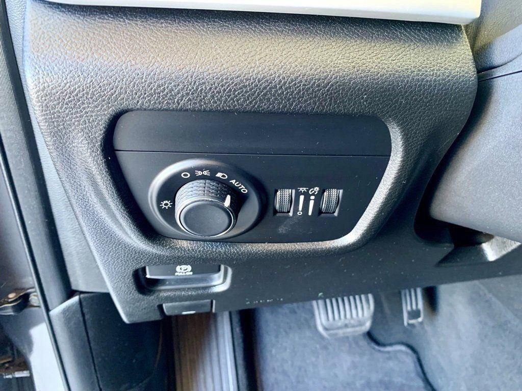 Used 2023 Jeep Grand Cherokee Altitude image 29