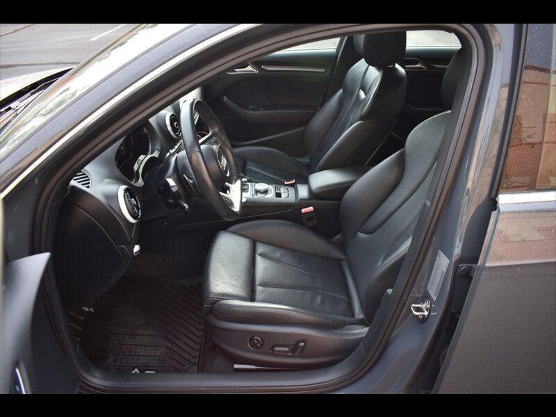 Used 2018 Audi A3 e-tron Premium Plus w/ Technology Package FWD image 15