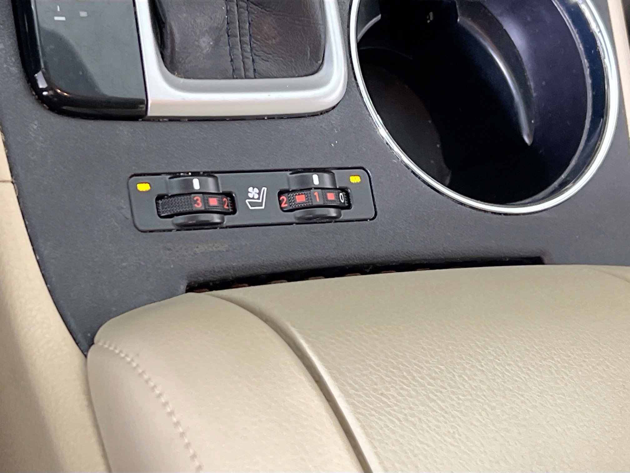 Used 2018 Toyota Highlander Limited Platinum w/ Protection Package #3 image 21