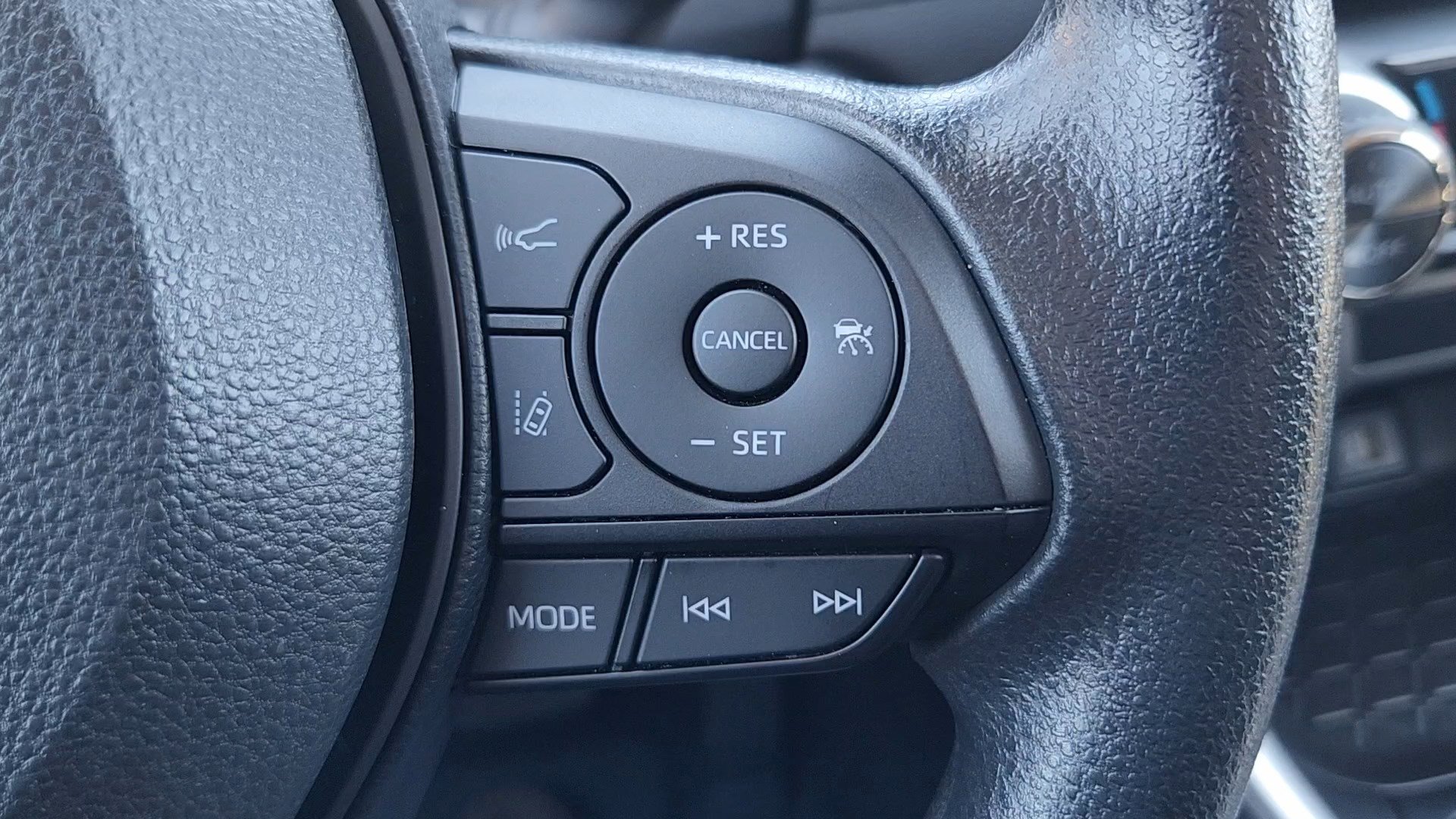 Used 2024 Toyota RAV4 XLE AWD/4WD image 13