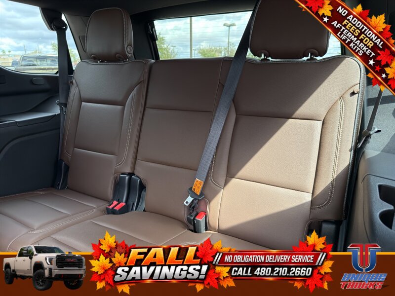 Used 2023 Chevrolet Tahoe High Country AWD/4WD image 23