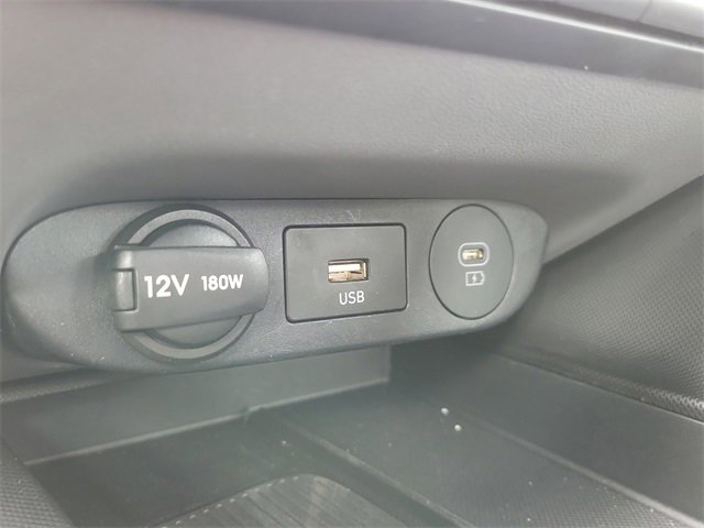Used 2025 Hyundai Elantra SEL image 24