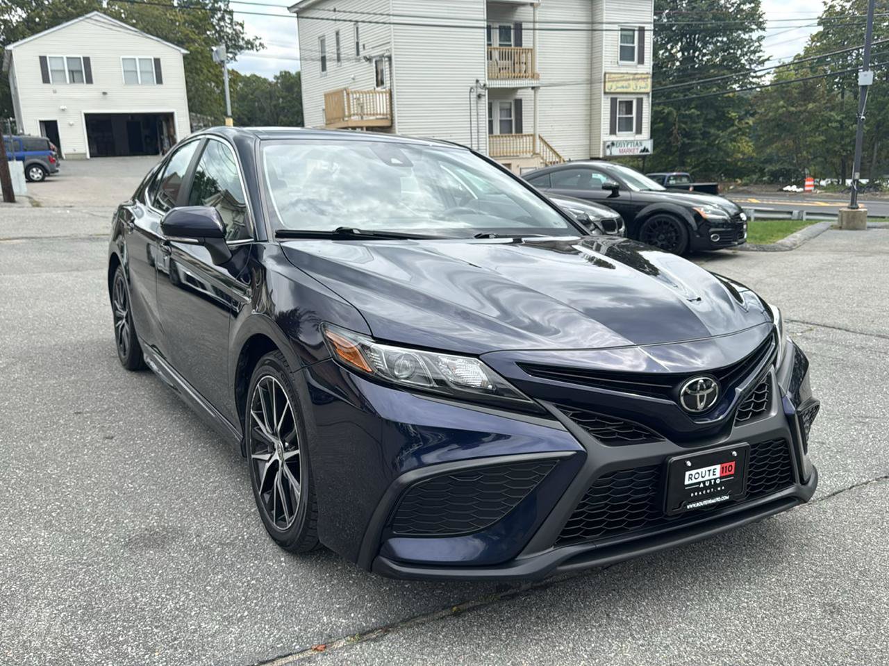 Used 2022 Toyota Camry SE FWD image 5