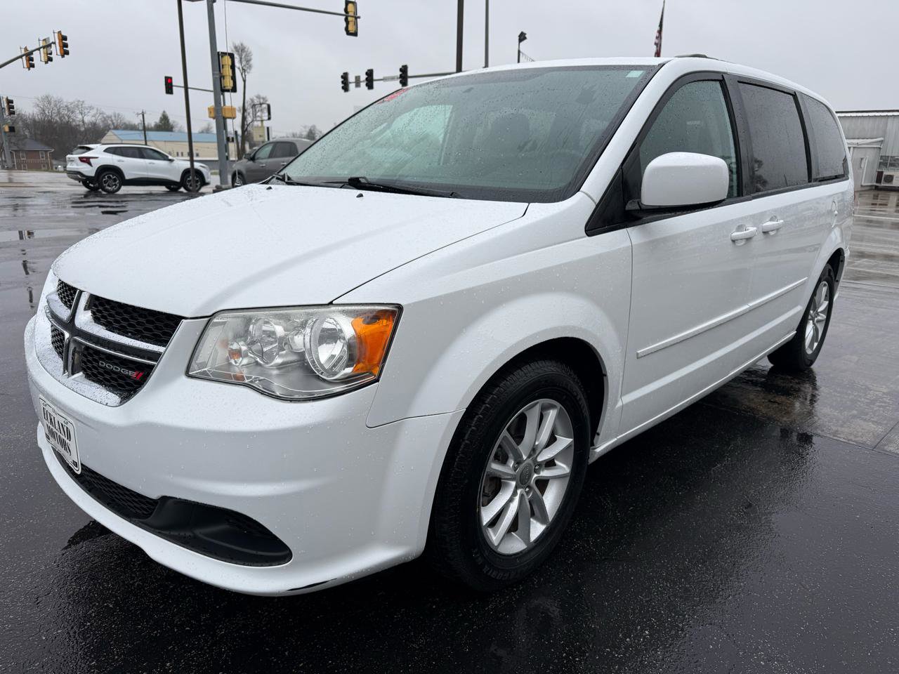 Used 2014 Dodge Grand Caravan SXT w/ Rear Park Assist Package image 5