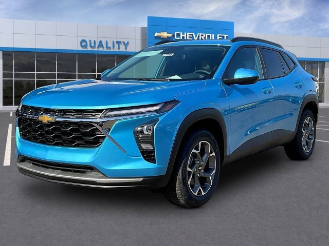New 2026 Chevrolet Trax LT w/ Driver Confidence Package FWD image 2