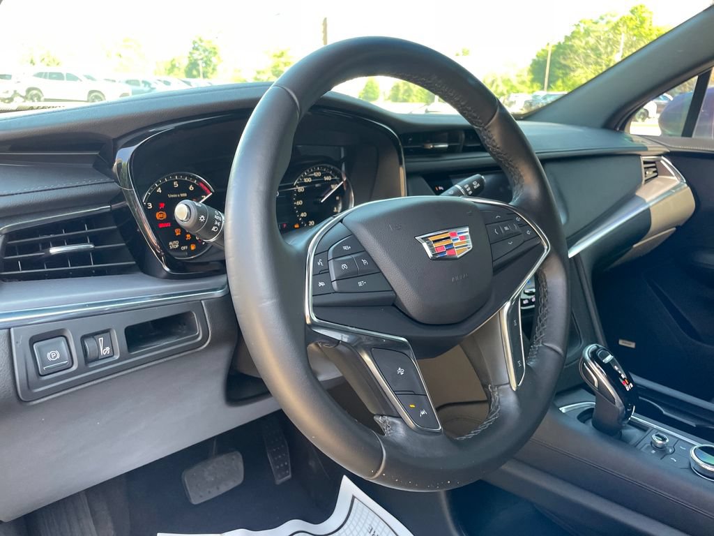Used 2020 Cadillac XT5 Luxury FWD image 14