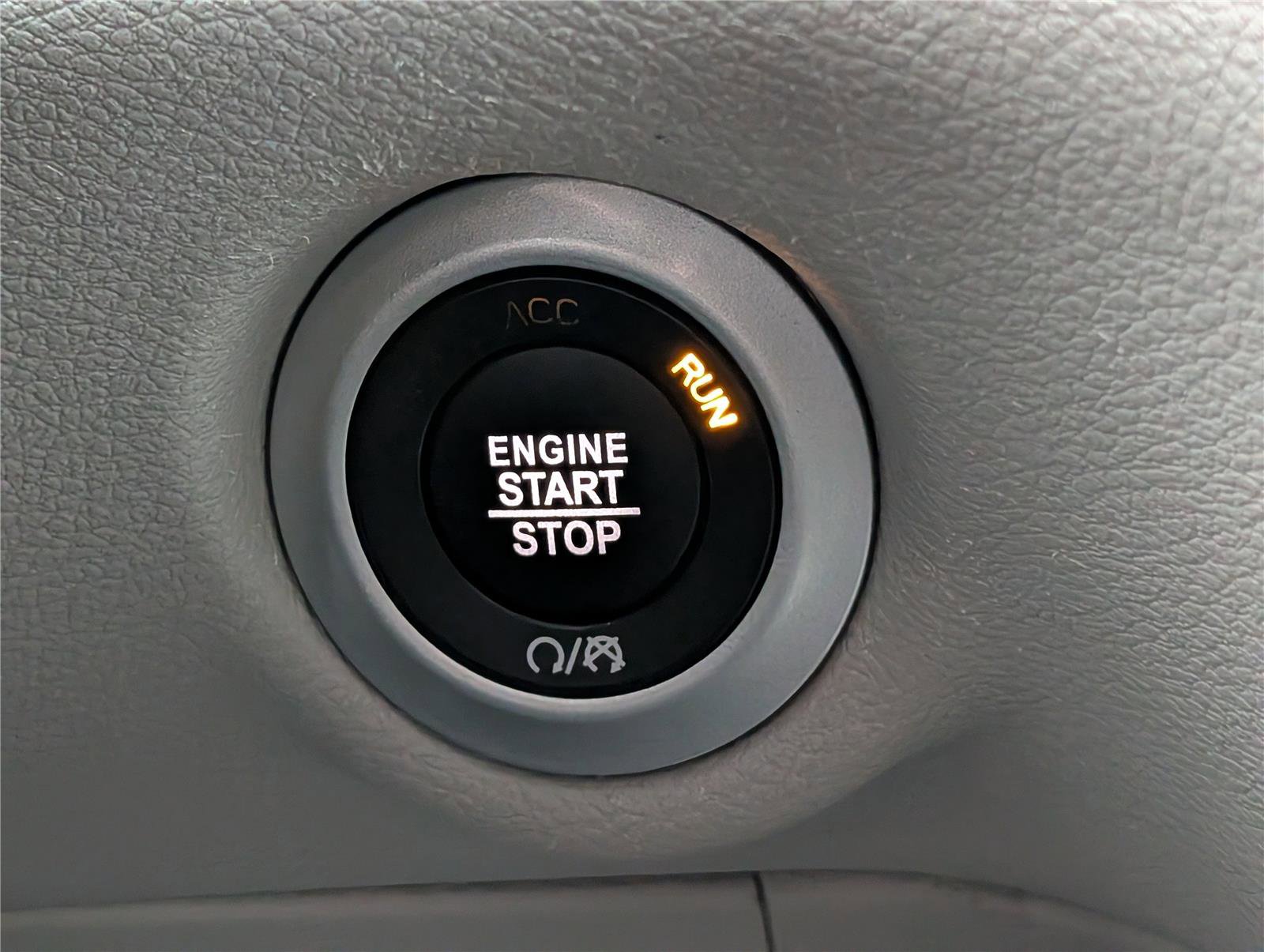 Used 2024 Chrysler Pacifica Touring-L image 25