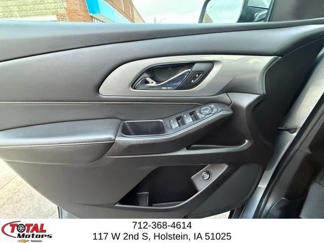 Used 2021 Chevrolet Traverse LT image 17